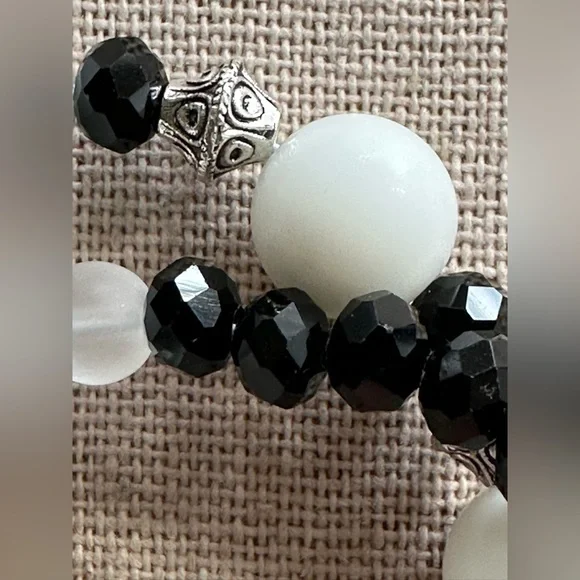 26-1/2 inch Black and White Mother of Pearl Long necklace - Picture 8 of 16